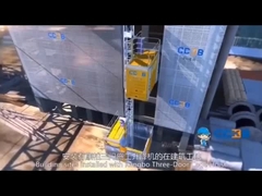 Gru della costruzione della cremagliera, terza porta sul lato lungo della gabbia